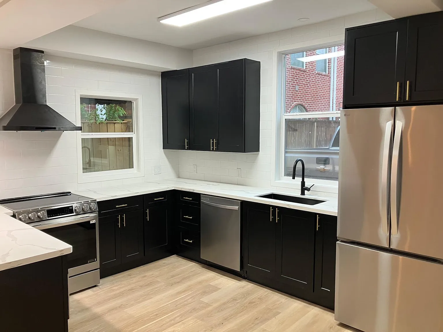 2 bed, 1150 sqft, $2,350 — Photo 2