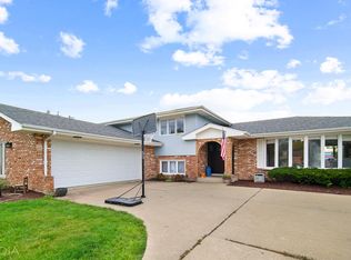 13642 Deerpath Dr, Orland Park, IL