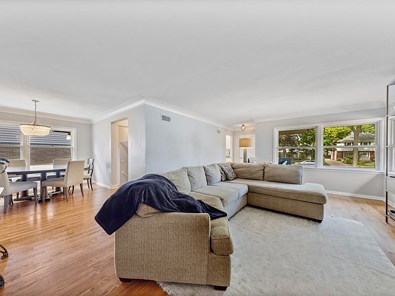 5th image of 5329 Woodland Ave