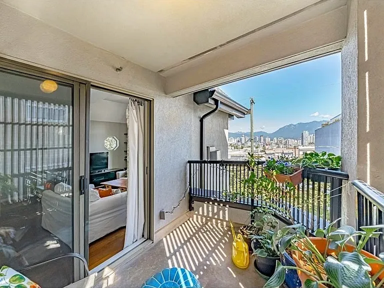 55 E 10th Ave #3 — Photo 24