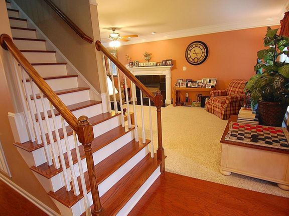 5th image of 3209 Glenlake Blvd