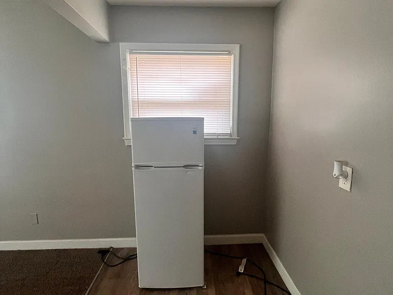 14930 Tireman Ave — Photo 8