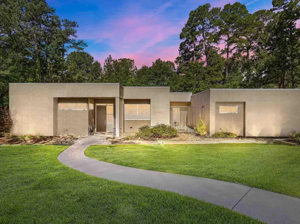 105 Fountain Valley Ct, Longview, TX 75605