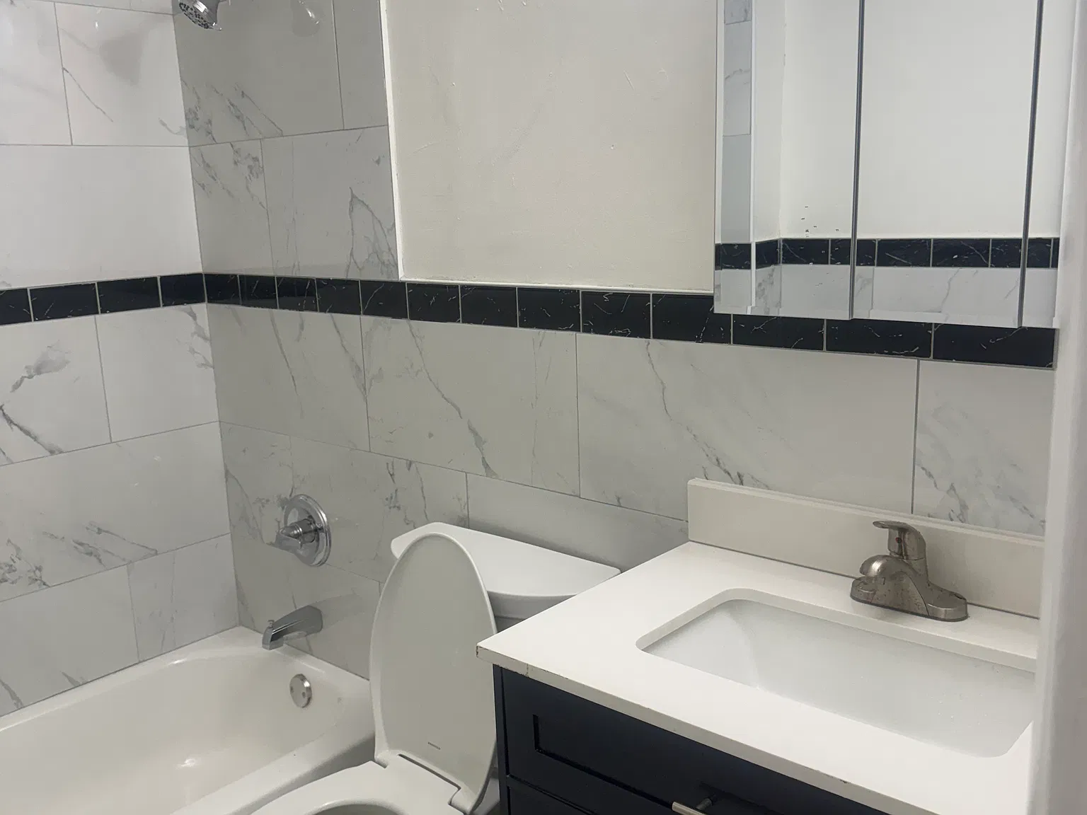3 bed, 1043 sqft, $2,500 — Photo 3