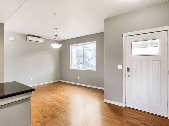 3rd image of 605 NW Lost Springs Ter Unit 103