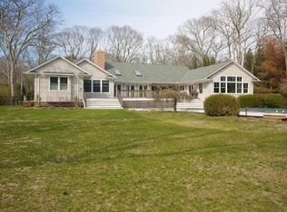 8 Stone Ln, East Quogue, NY 11959