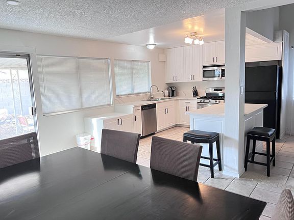 4th image of 3140 Floral Vista Ave