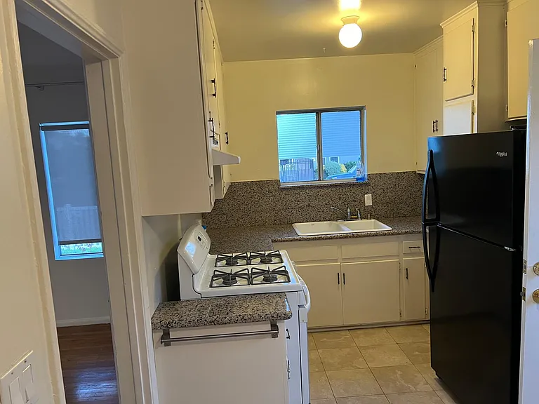 3641 Wesley St — Photo 11