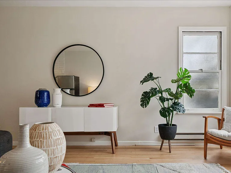 1250 Clay St — Photo 4