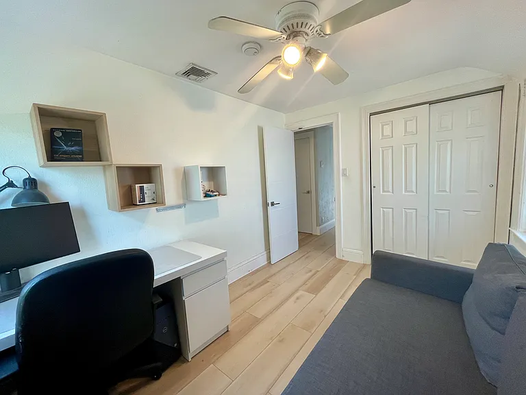 36 Lowell St — Photo 11