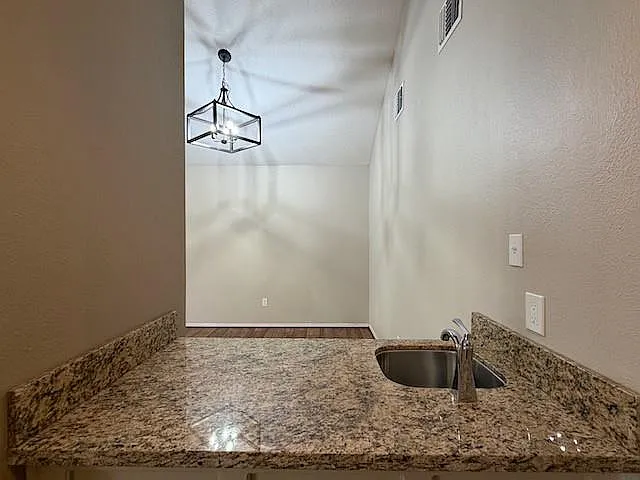 3602 Chapel Square Dr — Photo 16