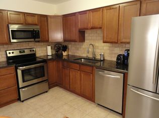 16431 Cobbleskille Dr, Chesterfield, MO