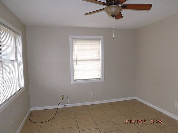 5th image of 3111 Eastland Ave