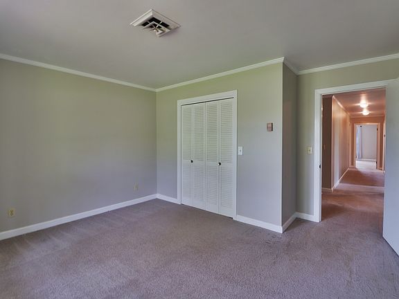 4th image of 811 Woodmont Dr