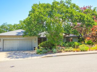 1036 Oak Knoll Dr, Ashland, OR
