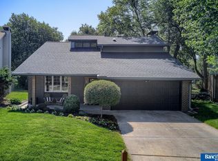 7149 Shamrock Rd, Lincoln, NE 68506