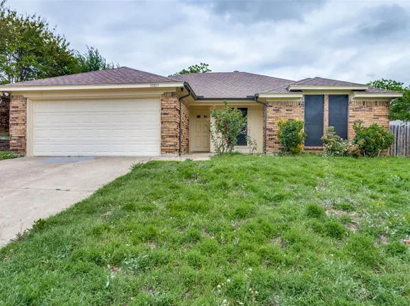 10813 Tall Oak Dr, Fort Worth, TX 76108