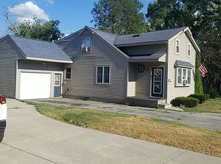 1090 Heavenridge Rd, Essexville, MI
