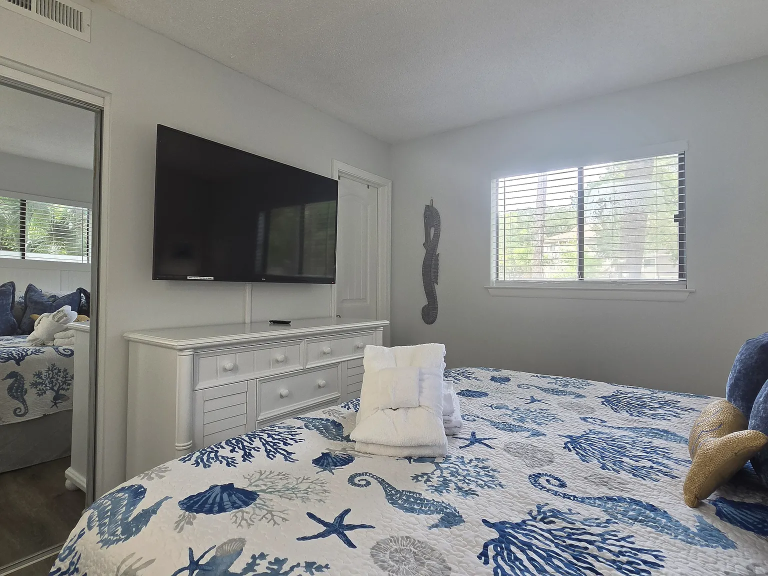 2 bed, 757 sqft, $2,450 — Photo 2