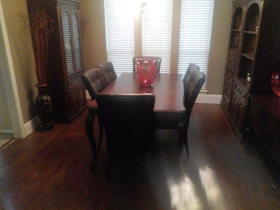 4th image of 1601 Mayflower Dr
