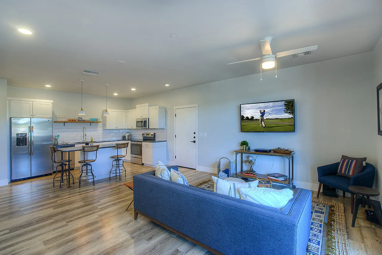 District Lofts — Photo 1
