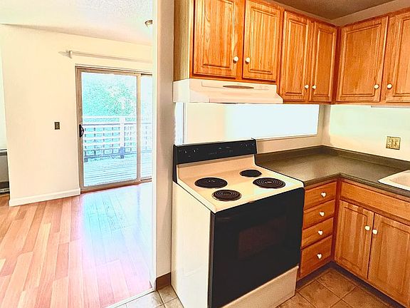3rd image of 248 Quarry Hill Rd APT 73