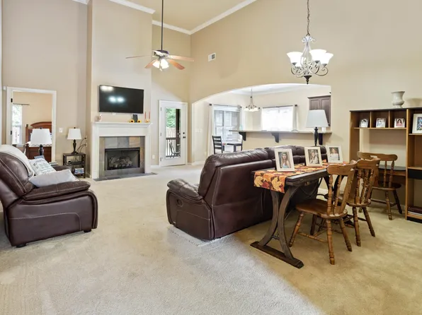 565 Fultonbrook Dr, Fultondale, AL 35068