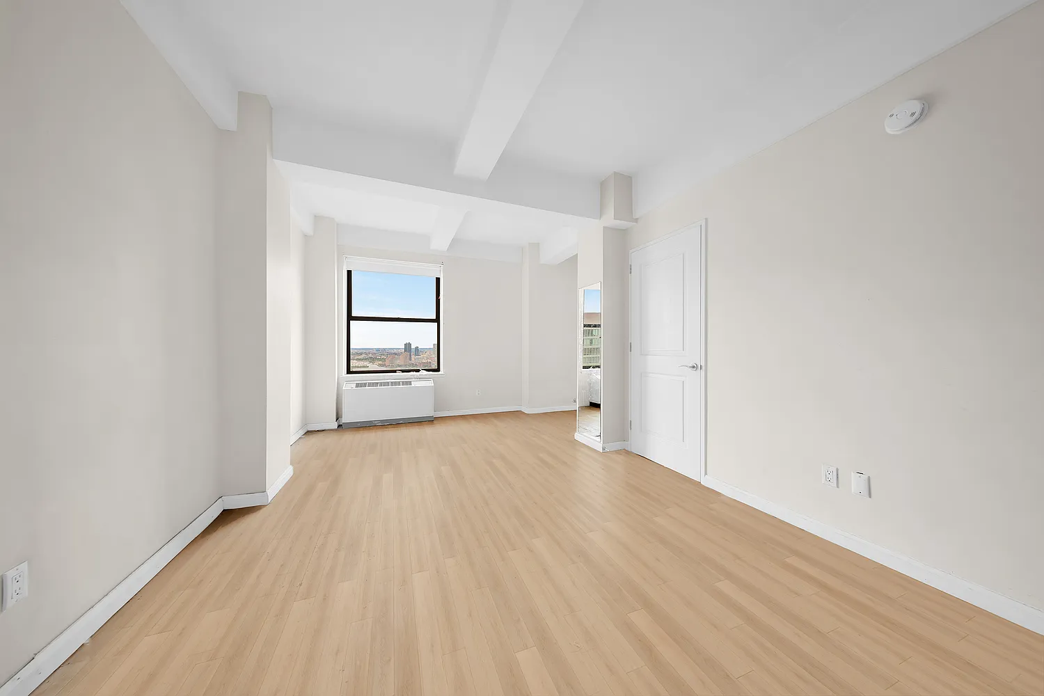20 West Street — Photo 2