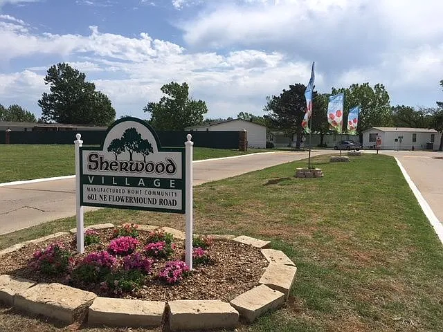 Sherwood Village — Photo 42