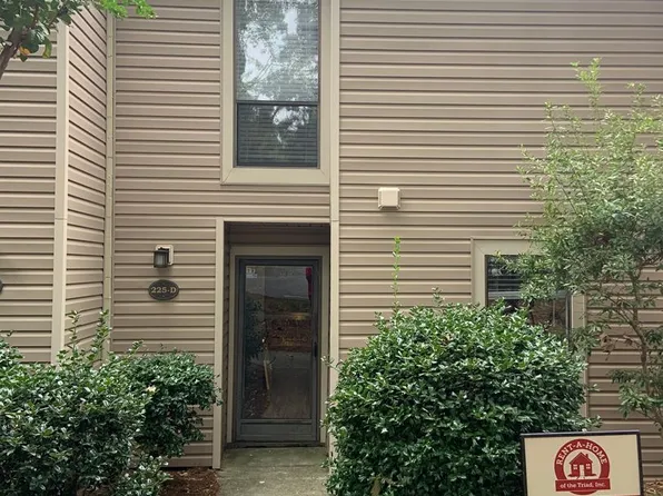 225 Village Ln Unit D, Greensboro, NC 27409