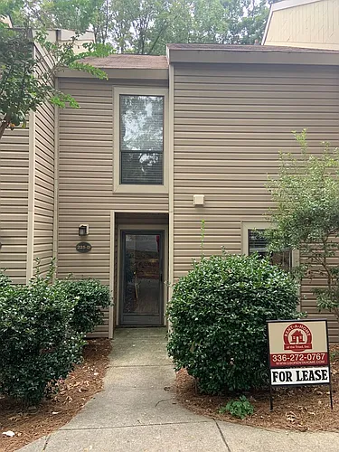 225 Village Ln #D Photo 1