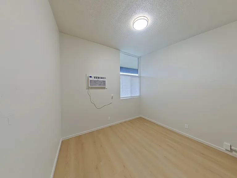 University Manor - Newly Renovated Units just a short walk from Campus! — Photo 103