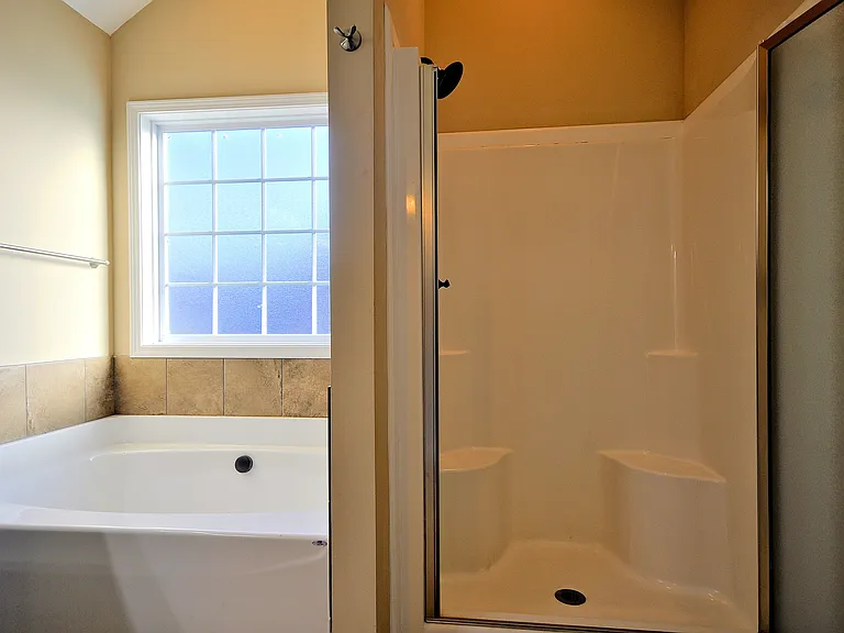 446 Cyprus Ct — Photo 23