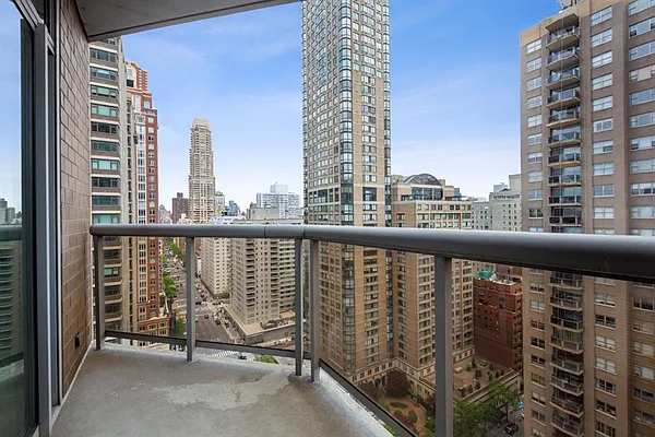 Rented by Corcoran | media 15