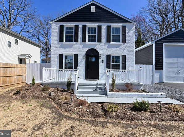 1637 Fairhill Dr, Edgewater, MD 21037