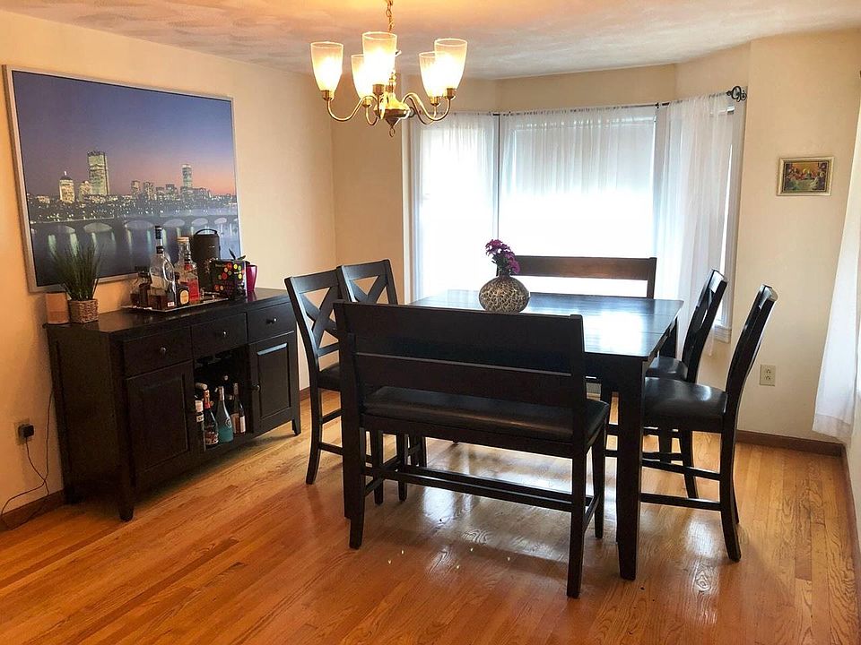1st image of 16 Evergreen Cir