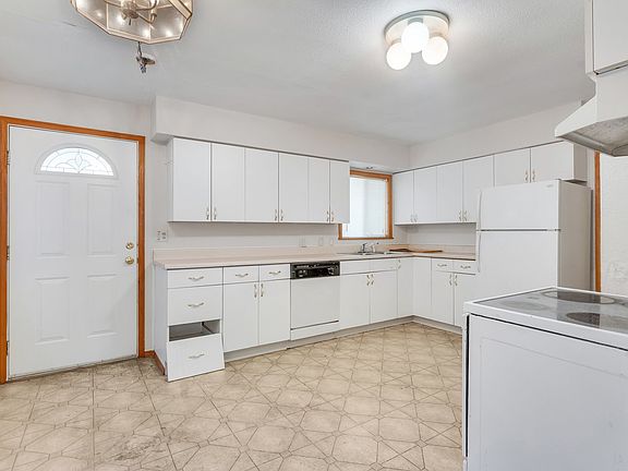 5th image of 6118 NE 16th Ave