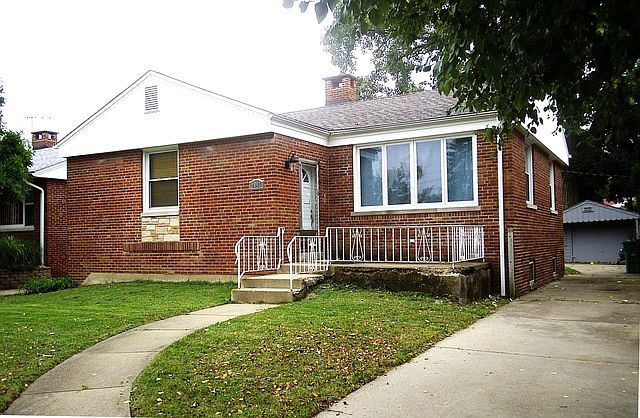 1st image of 9847 Drury Ln
