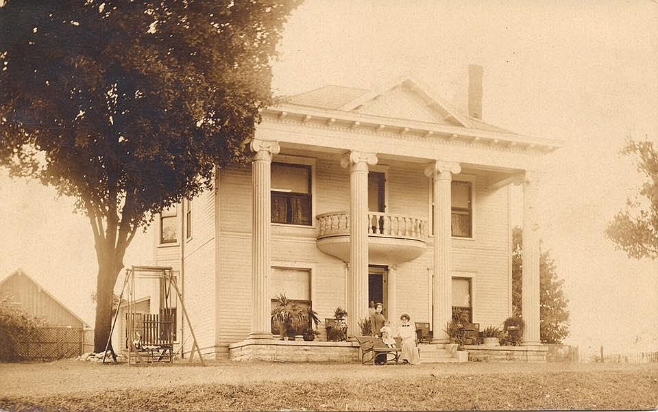 2nd image of 313 N Main St