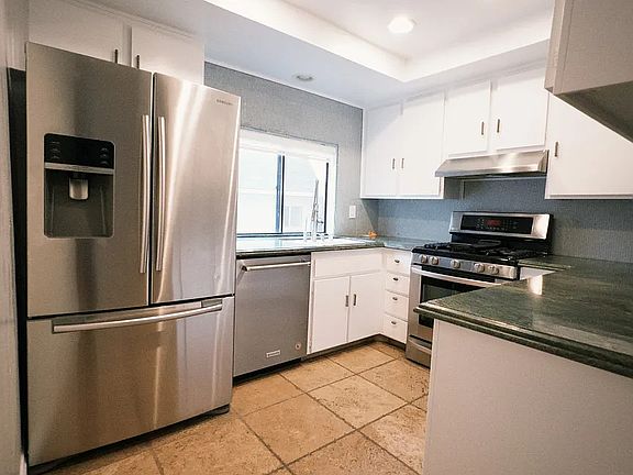 3rd image of 1236 Wellesley Ave APT 3