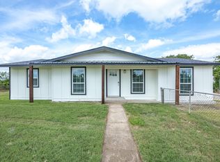 526 Jack Grace Hill Rd, Bowie, TX 76230