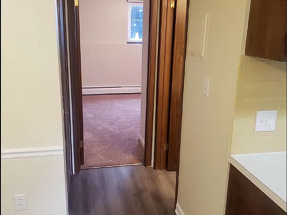 4th image of 322 Robert Dr #2