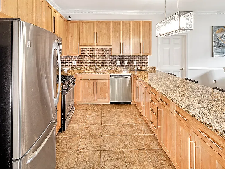 2 bed, 1070 sqft, $5,200 — Photo 1