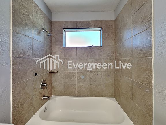 5th image of 2126 Ridgeway St