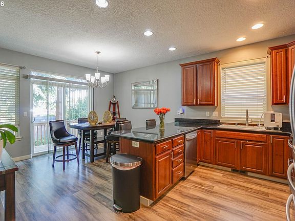 5th image of 5320 NE 54th St