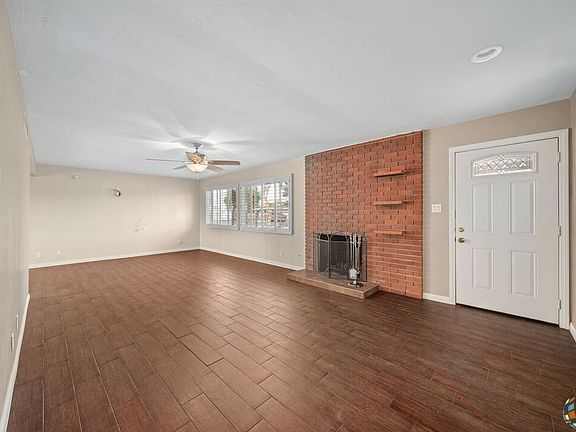 5th image of 745 Yucca Dr