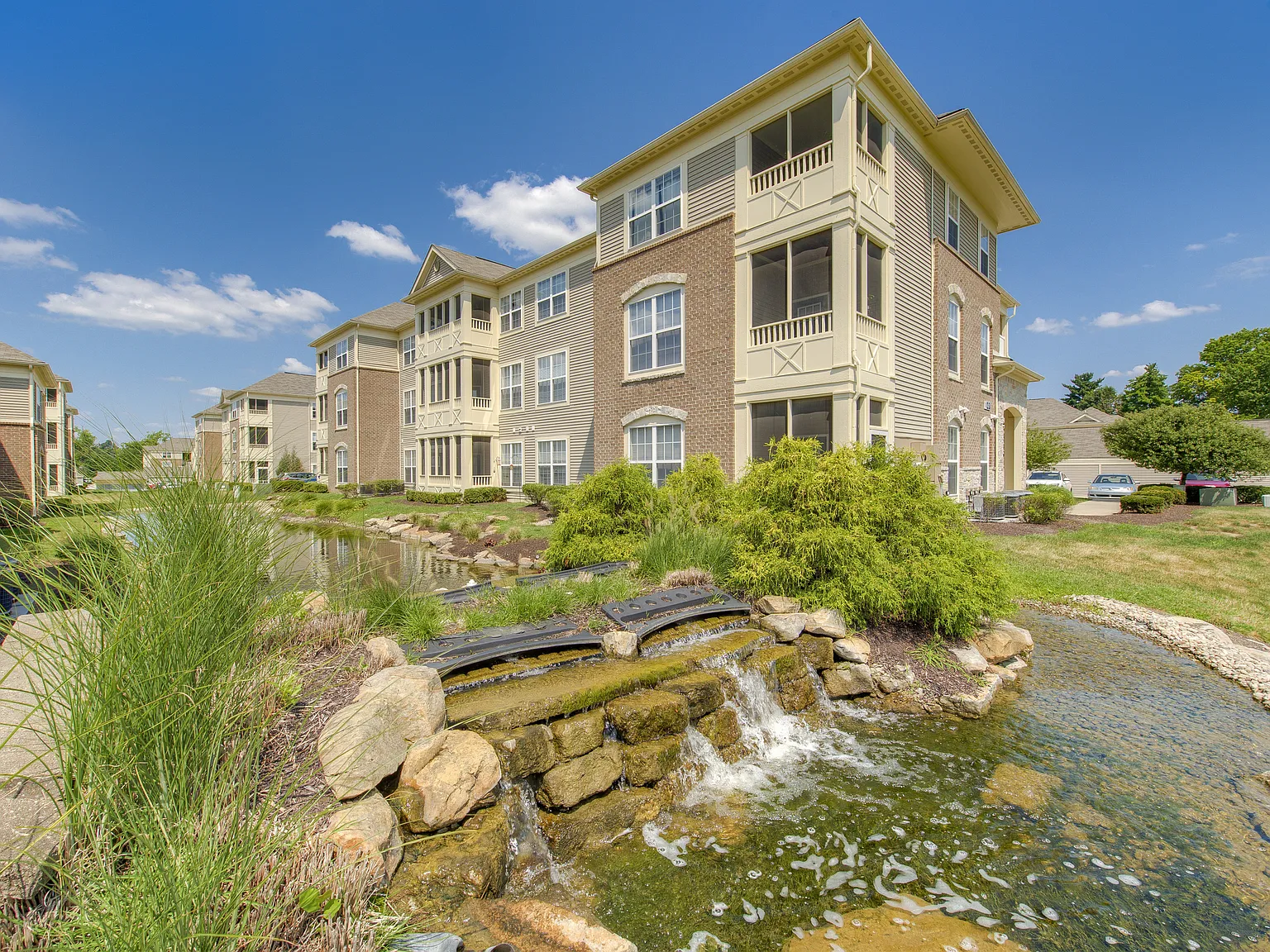 StoneBridge Luxury Apartment Homes — Photo 1