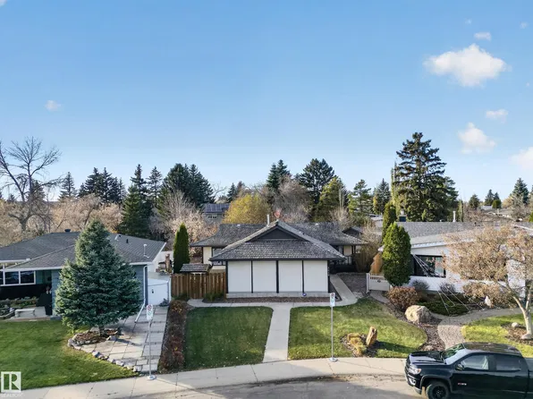 3616 117th St NW, Edmonton, AB T6J 1S3