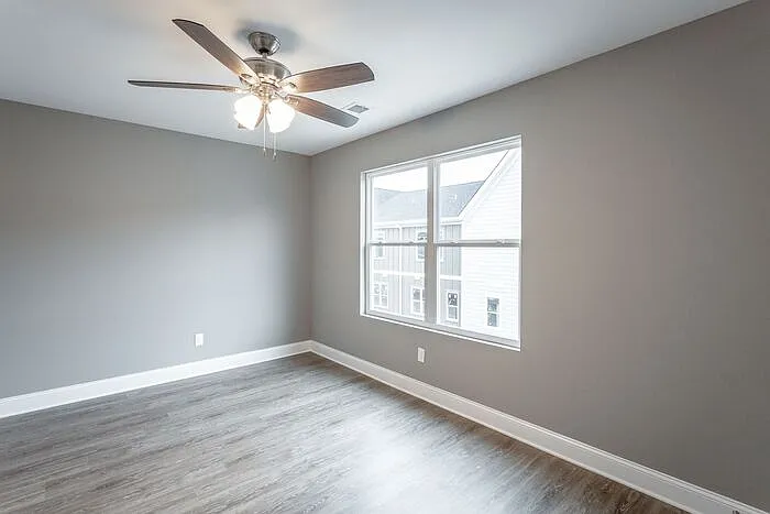 2328 E 18th Street Pl — Photo 15