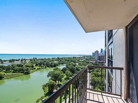 4th image of 2500 N Lakeview Ave APT 2105